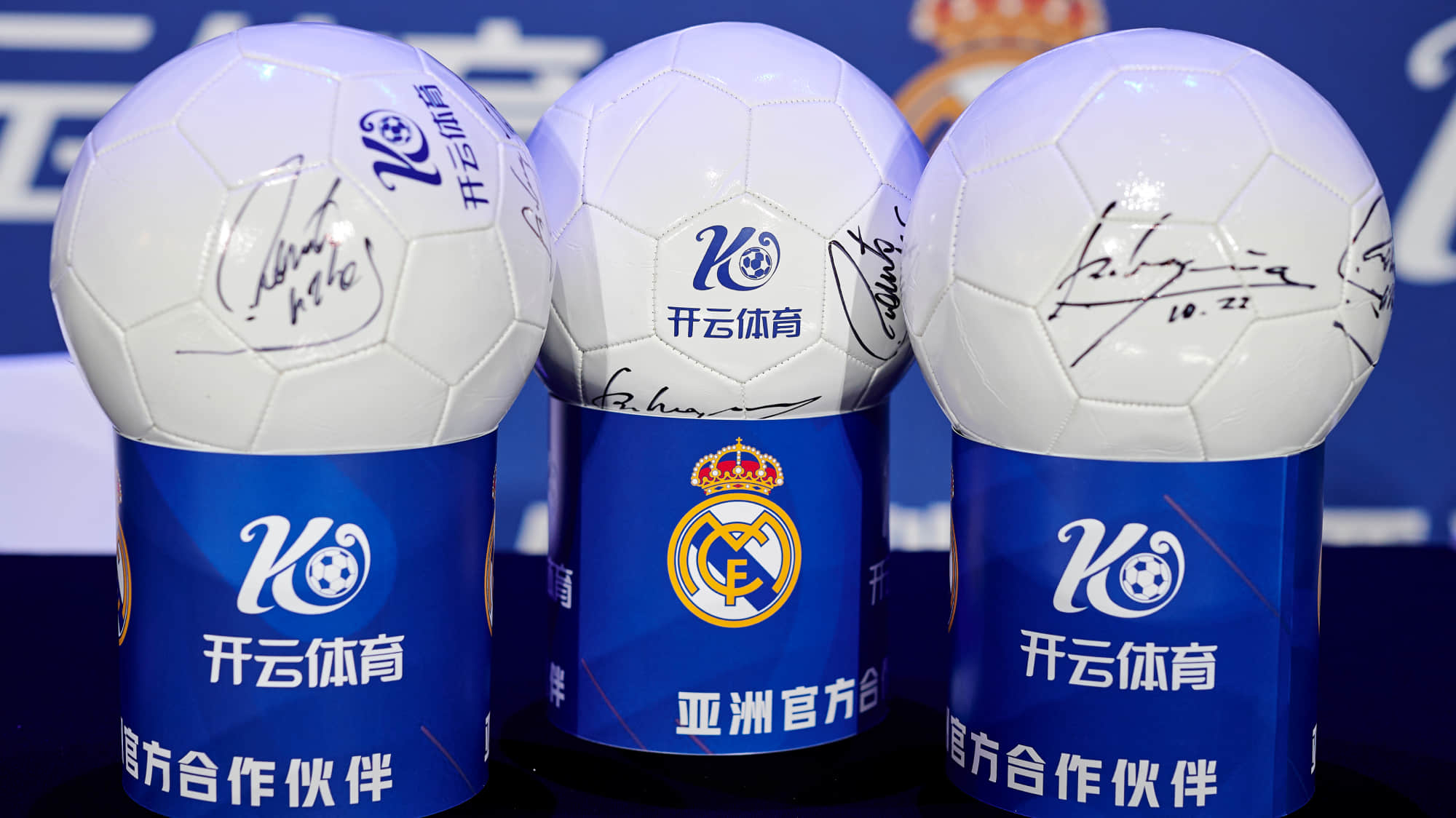 彭啸:四年的汗水与坚持说不遗憾是假的 更希望兄弟们能越来越好 彭啸:四年的汗水与坚持说不遗憾是假的 更希望兄弟们能越来越好